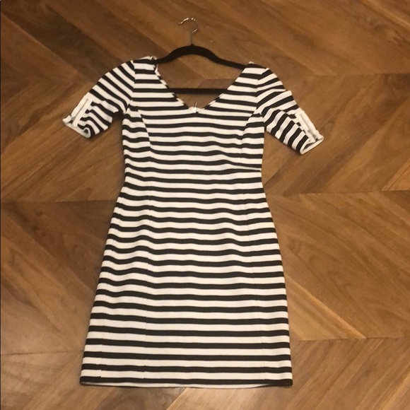 EUC Banana Republic Striped Short Sleeve Dress - Picture 4 of 7